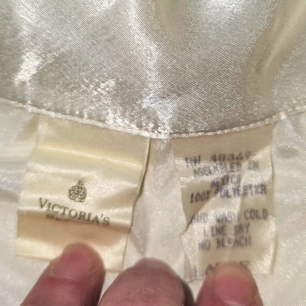 Victoria's Secret Gold Crown Label Ivory‎ Satin PJs Short Sleeve & Shorts Size L